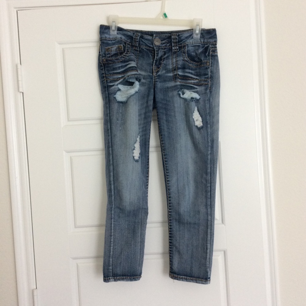 Mid-Rise Distressed Denim Capris